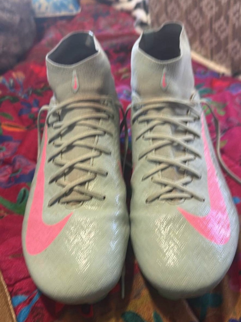 Nike Men’s Light Teal Soccer Cleats with Pink Swoosh